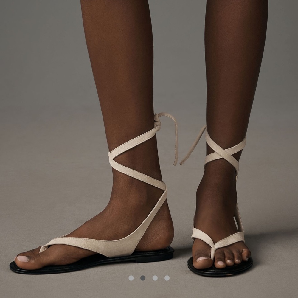 Silent D Tie Up Thong Sandals in Cream sz 11/42 - New without tags